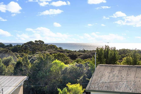 SEASIDE SERENITY 2 - L'Abode Accommodation - Accommodation Nelson Bay 3