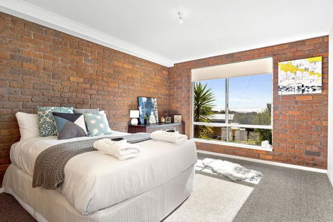 SEASIDE SERENITY 2 - L'Abode Accommodation - Accommodation Nelson Bay 1