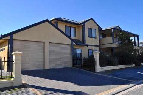 Serendipity - Accommodation Nelson Bay 2