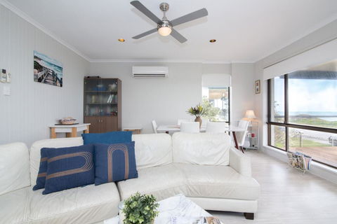 Shanti By The Sea - Accommodation Nelson Bay 3