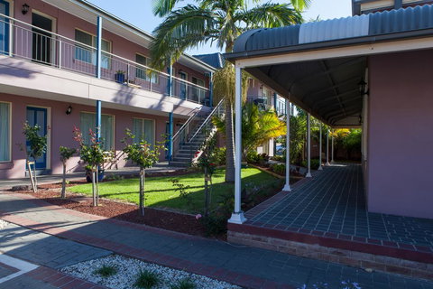 Shellharbour Village Motel - Nelsons Bay Accommodation 1