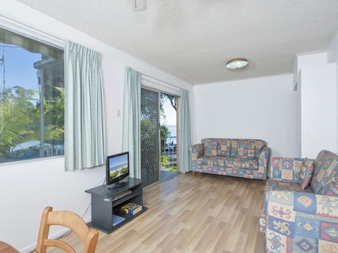 Shipmates, Unit 2/51 Christmas Bush Avenue - Accommodation Nelson Bay 1