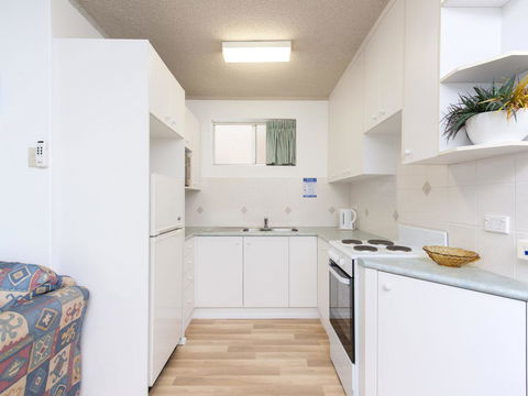 Shipmates, Unit 2/51 Christmas Bush Avenue - Accommodation Nelson Bay 3