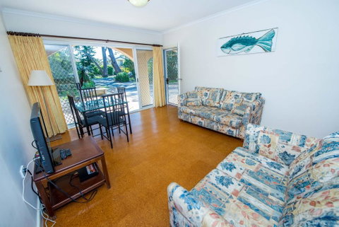 Shoal Bay Avenue, Unit 2/7 - Accommodation Nelson Bay 1
