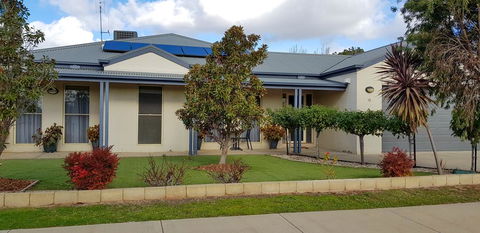 Simms Retreat - Accommodation Nelson Bay 2