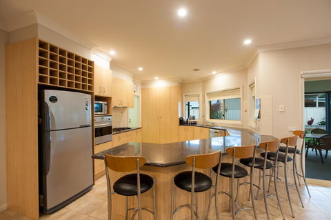 Simms Retreat - Accommodation Nelson Bay 1