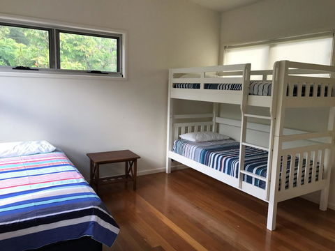 Sinclair - Rainbow Beach, Modern Beach House Close To Everything, Free Wi-Fi - Accommodation Nelson Bay 2