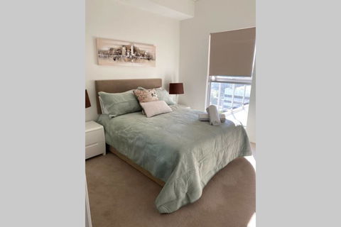 SKY GARDEN SUNSET RIVER VIEW NETFLIX WINE PARKING - Accommodation Nelson Bay 2