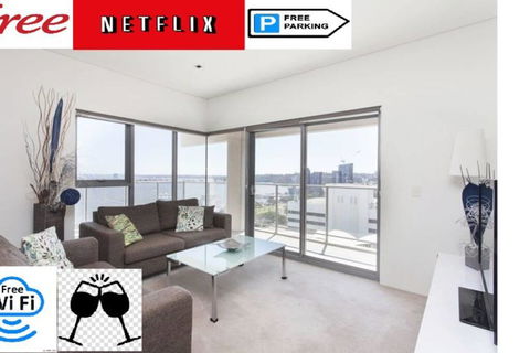 SKY GARDEN SUNSET RIVER VIEW NETFLIX WINE PARKING - Accommodation Nelson Bay 0