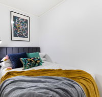 Sleek modern apartment close to everything - Accommodation Nelson Bay