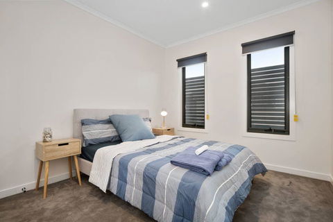 Sleek, Modern Capel Sound! - Accommodation Nelson Bay 1