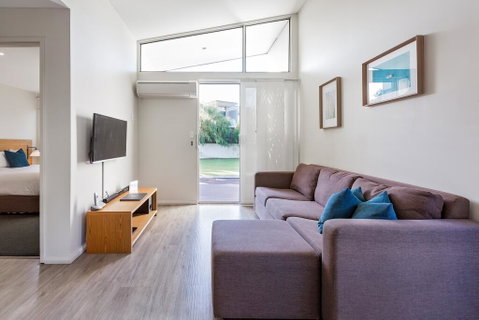 Smiths Beach Resort - Accommodation Nelson Bay 3