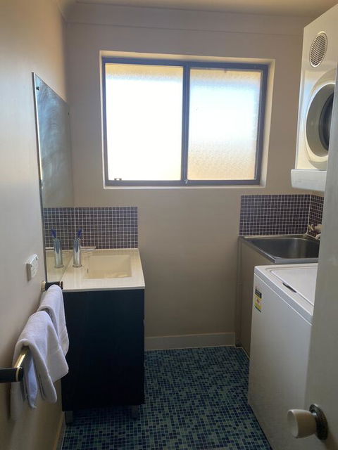 Snowgate Motel + Apartments - Accommodation Nelson Bay 3