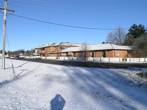 Snowgate Motel + Apartments - Accommodation Nelson Bay 0