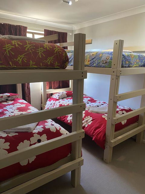 Snowgate Motel + Apartments - Accommodation Nelson Bay 2