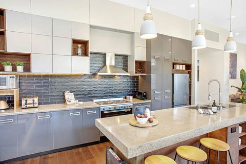 Sophia-Rose House Only - Accommodation Nelson Bay 3