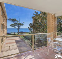 South Pacific Unit 6 Amazing unit opposite the beach. - Accommodation Nelson Bay