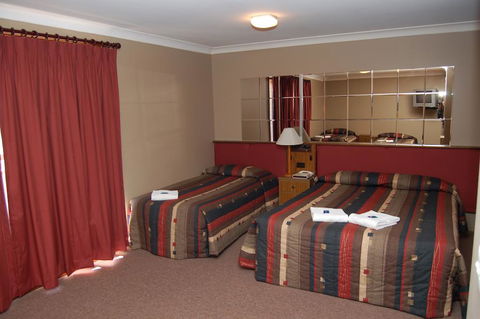 Southern Cross Motor Inn & Tourist Park - Accommodation Nelson Bay 1