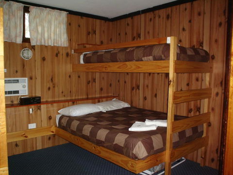 Southern Cross Motor Inn & Tourist Park - Accommodation Nelson Bay 2