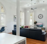 Spacious 2-bed 2-bath Home with Parking and Balcony - Accommodation Nelson Bay