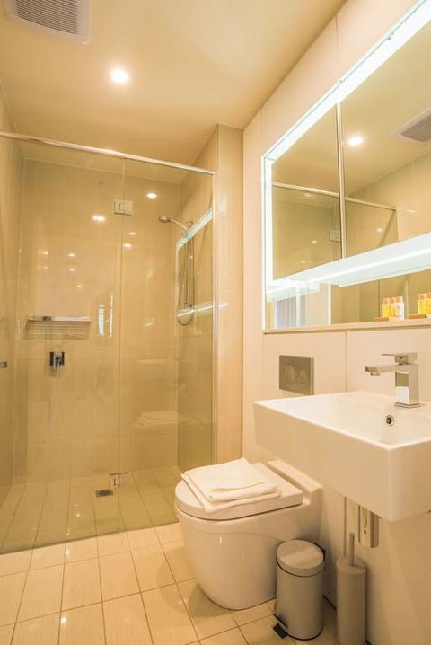 Spacious&Cozy 1 Bedroom + 1 Bathroom Zetland APT - Accommodation Nelson Bay 3