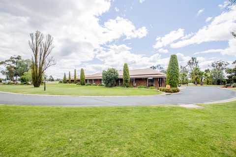 Sportslander Motor Inn - Accommodation Nelson Bay 0
