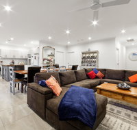 StayCentral - Rosanna Luxurious Mansion - Accommodation Nelson Bay