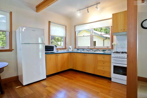Stonewall Cottage And Studio - Accommodation Nelson Bay 3