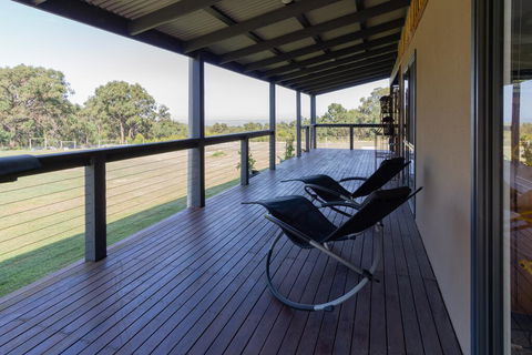 Studio 165 Hidden Gem On 50 Acres With Bay Views - Accommodation Nelson Bay 0