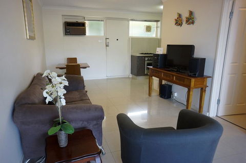 Studio 3 - Ground Floor Fremantle Apartment - Nelsons Bay Accommodation 1