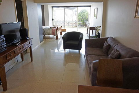 Studio 3 - Ground Floor Fremantle Apartment - Nelsons Bay Accommodation 0