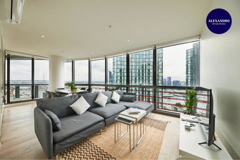 STUNNING 2 BED 2 BATH STYLISH UNIT // FREE PARKING - Accommodation Nelson Bay 2