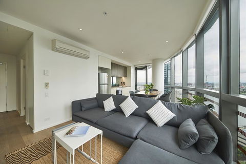 STUNNING 2 BED 2 BATH STYLISH UNIT // FREE PARKING - Accommodation Nelson Bay 3