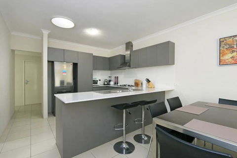 Stunning Home Near Scarborough Beach Sleeps 11 - Accommodation Nelson Bay 1
