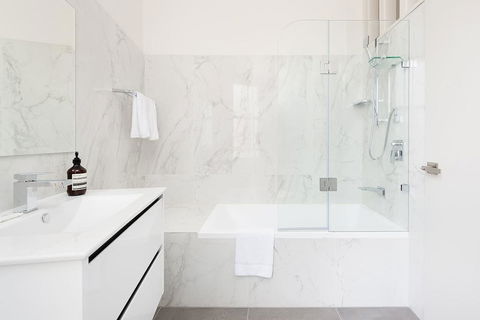 STUNNING SYDNEY HOME 7 - Accommodation Nelson Bay 3
