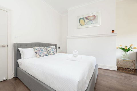 STUNNING SYDNEY HOME 8 - Accommodation Nelson Bay 1
