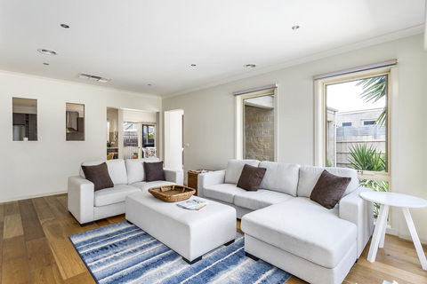 Summer Breeze - Accommodation Nelson Bay 0