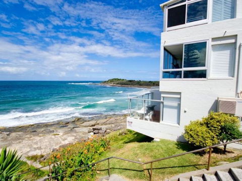 Suncrest 3 - Accommodation Nelson Bay 1