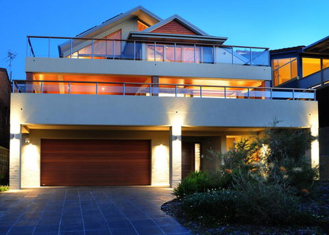 Sundecks - Accommodation Nelson Bay 0