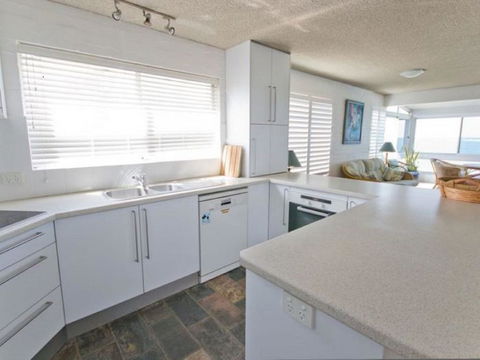 Suncrest 3 - Accommodation Nelson Bay 3