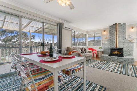 Sunflower Cottage - Nelson Bay Accommodation.com 2