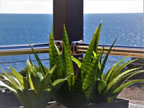 Sunset Cove Beach House - Accommodation Nelson Bay 2
