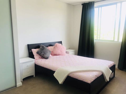 Sunset View 2 Bedroom Apt Next To Station - Accommodation Nelson Bay 2