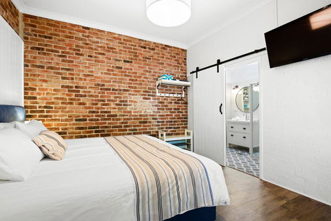 Surfaris Retreat - Accommodation Nelson Bay 1