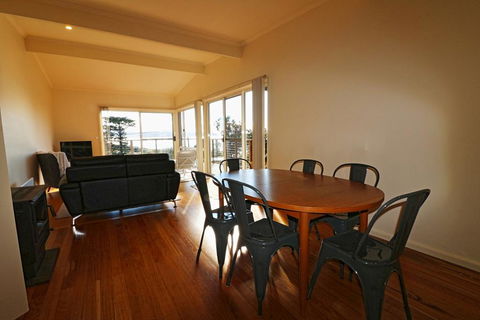 Surfside - Accommodation Nelson Bay 1