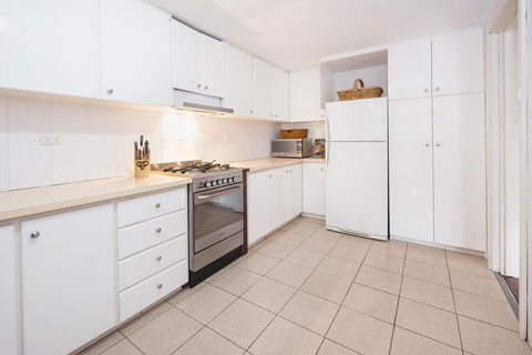 Swell Shack - Nelsons Bay Accommodation 1