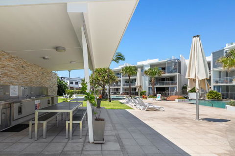 SWIM UP DRIFT APARTMENT 12 South - Accommodation Nelson Bay 1