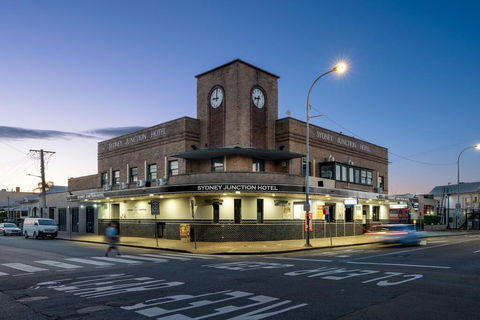 Sydney Junction Hotel - Accommodation Nelson Bay 0