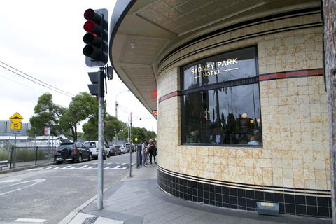 Sydney Park Hotel - Accommodation Nelson Bay 1