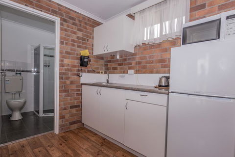 Tally Ho Motor Inn - Accommodation Nelson Bay 2